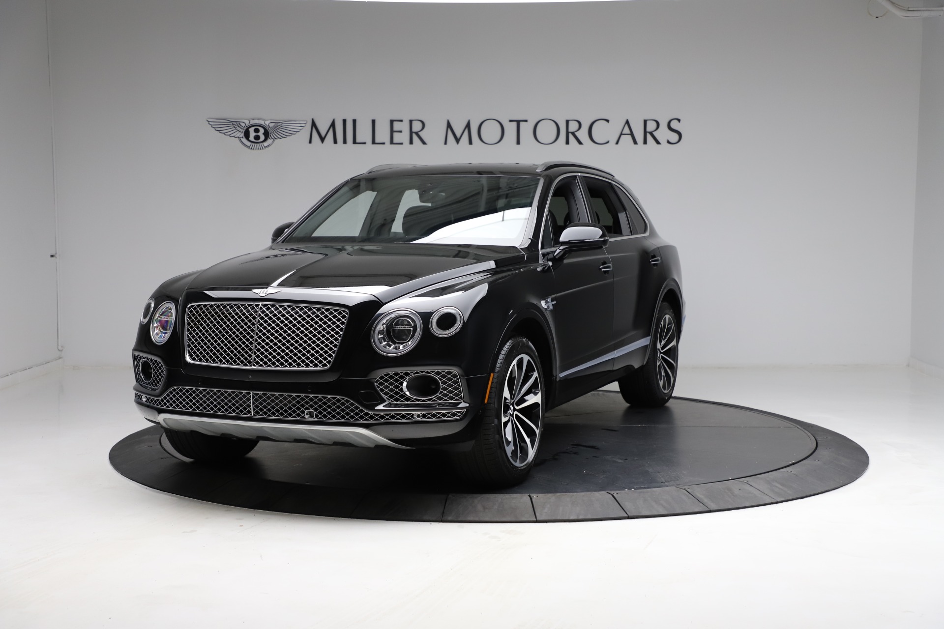 Used 2018 Bentley Bentayga W12 Signature for sale $159,900 at Maserati of Greenwich in Greenwich CT 06830 1