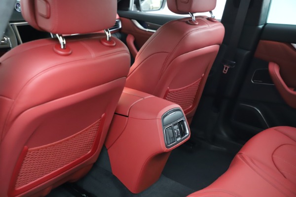 New 2021 Maserati Levante S Q4 GranLusso for sale $105,549 at Maserati of Greenwich in Greenwich CT 06830 17