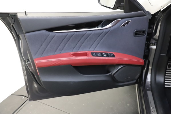 Used 2018 Maserati Ghibli SQ4 GranLusso for sale $55,900 at Maserati of Greenwich in Greenwich CT 06830 12