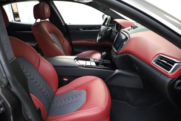 Used 2018 Maserati Ghibli SQ4 GranLusso for sale $55,900 at Maserati of Greenwich in Greenwich CT 06830 17