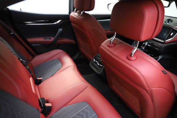 Used 2018 Maserati Ghibli SQ4 GranLusso for sale $55,900 at Maserati of Greenwich in Greenwich CT 06830 19