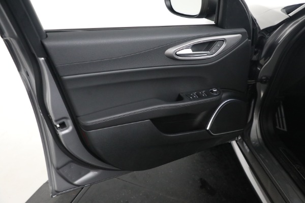 Used 2021 Alfa Romeo Giulia Ti Sport Q4 for sale Sold at Maserati of Greenwich in Greenwich CT 06830 15