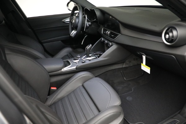 Used 2021 Alfa Romeo Giulia Ti Sport Q4 for sale Sold at Maserati of Greenwich in Greenwich CT 06830 19