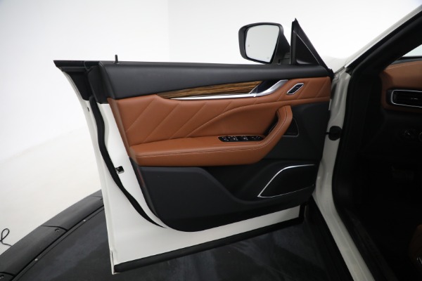 Used 2021 Maserati Levante Q4 GranLusso for sale Sold at Maserati of Greenwich in Greenwich CT 06830 18