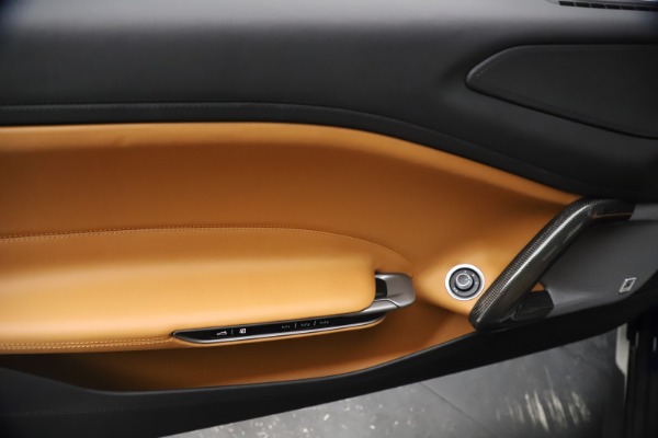 Used 2018 Ferrari GTC4Lusso for sale $289,900 at Maserati of Greenwich in Greenwich CT 06830 18