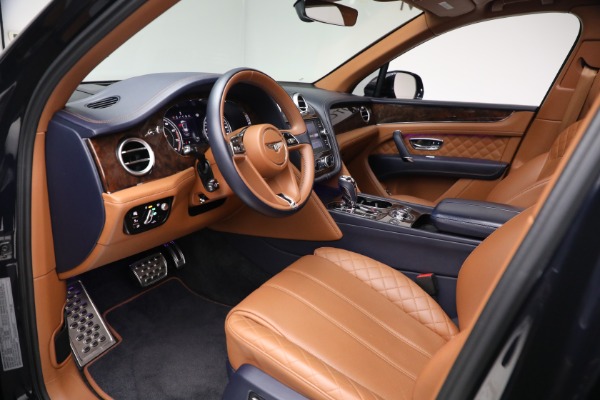 Used 2018 Bentley Bentayga W12 Signature for sale Sold at Maserati of Greenwich in Greenwich CT 06830 17