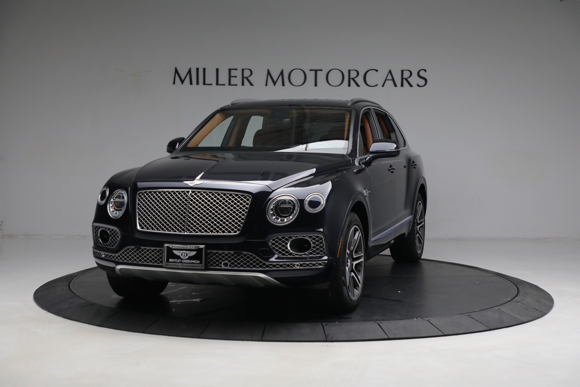 Used 2018 Bentley Bentayga W12 Signature for sale $109,900 at Maserati of Greenwich in Greenwich CT 06830 1