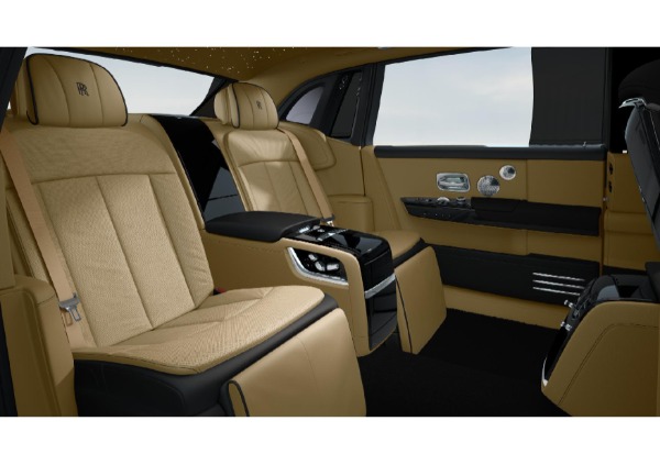 New 2022 Rolls-Royce Phantom EWB for sale Sold at Maserati of Greenwich in Greenwich CT 06830 6