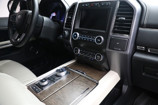 Used 2019 Ford Expedition MAX Platinum for sale Sold at Maserati of Greenwich in Greenwich CT 06830 24