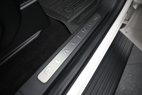 Used 2019 Ford Expedition MAX Platinum for sale Sold at Maserati of Greenwich in Greenwich CT 06830 25