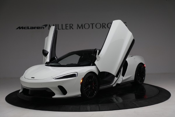 New 2021 McLaren GT Luxe for sale $217,205 at Maserati of Greenwich in Greenwich CT 06830 14