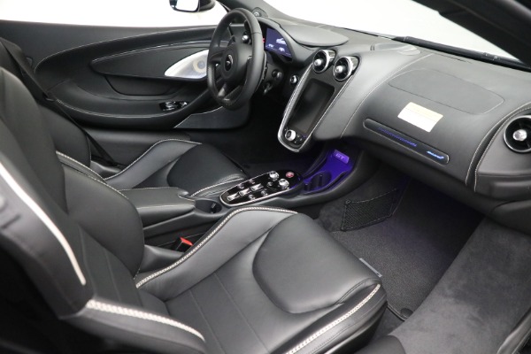 New 2021 McLaren GT Luxe for sale $217,205 at Maserati of Greenwich in Greenwich CT 06830 21