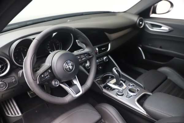 New 2022 Alfa Romeo Giulia Veloce for sale $52,845 at Maserati of Greenwich in Greenwich CT 06830 13