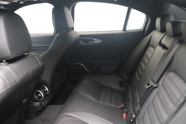 New 2022 Alfa Romeo Giulia Veloce for sale $52,845 at Maserati of Greenwich in Greenwich CT 06830 17
