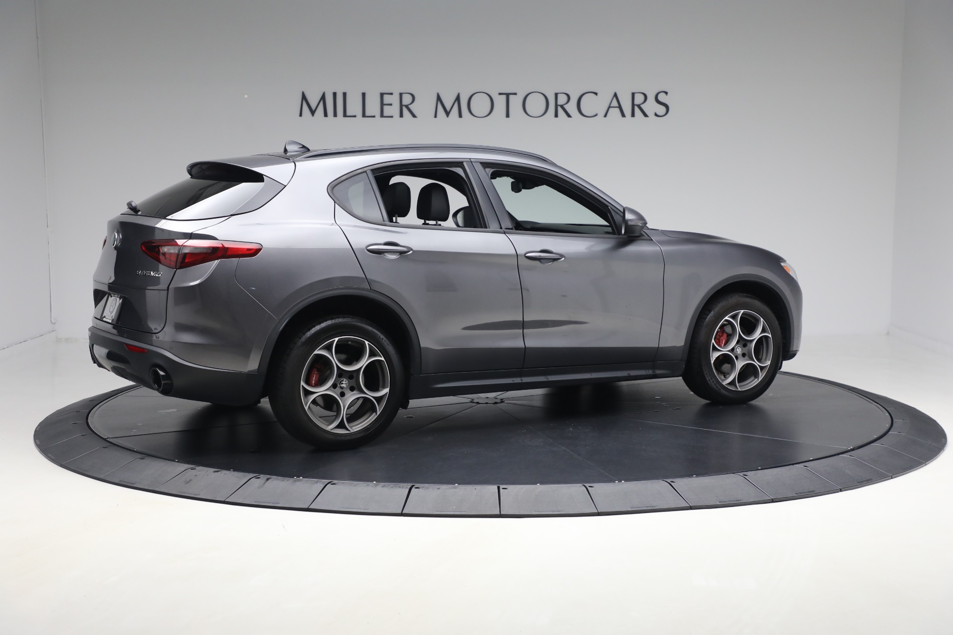 Alfa romeo stelvio 2022