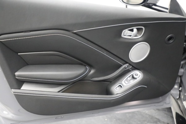 New 2021 Aston Martin Vantage Roadster for sale $180,286 at Maserati of Greenwich in Greenwich CT 06830 16