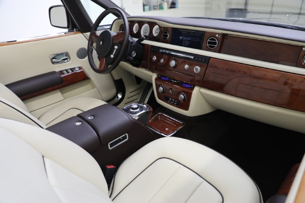 Used 2015 Rolls-Royce Phantom Drophead Coupe for sale Sold at Maserati of Greenwich in Greenwich CT 06830 28