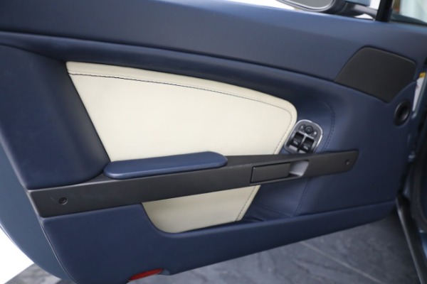 Used 2009 Aston Martin V8 Vantage Roadster for sale Sold at Maserati of Greenwich in Greenwich CT 06830 17