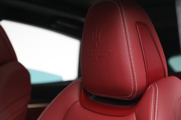 New 2022 Maserati Levante Trofeo for sale $155,045 at Maserati of Greenwich in Greenwich CT 06830 16