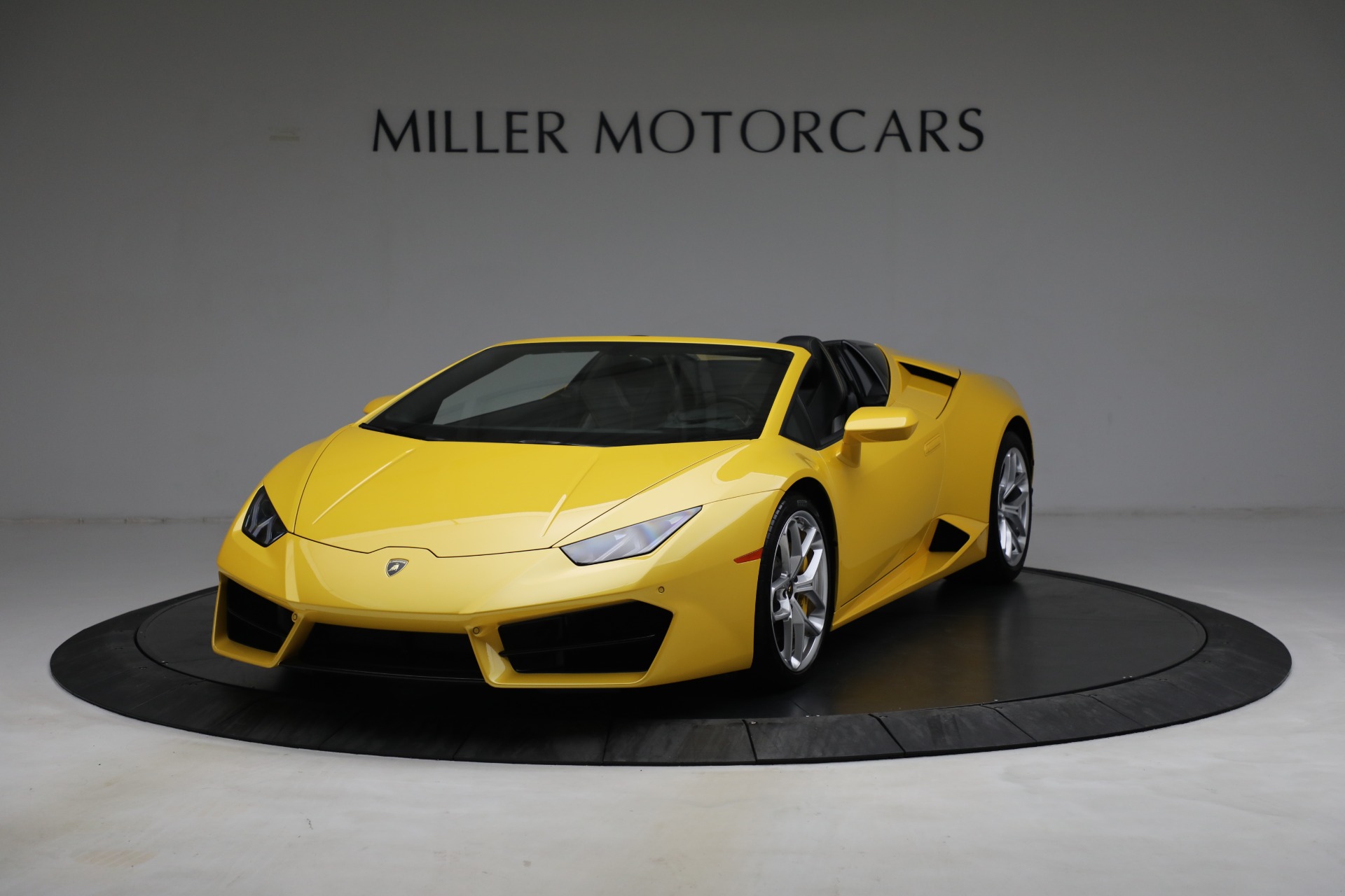 Used 2017 Lamborghini Huracan LP 580-2 Spyder for sale Sold at Maserati of Greenwich in Greenwich CT 06830 1