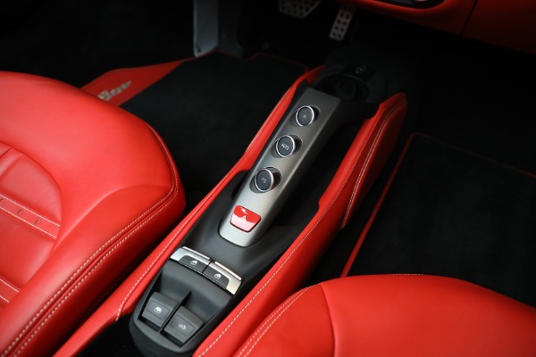 Used 2018 Ferrari 488 Spider for sale $339,900 at Maserati of Greenwich in Greenwich CT 06830 27