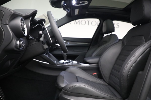 New 2022 Alfa Romeo Stelvio Quadrifoglio for sale $89,905 at Maserati of Greenwich in Greenwich CT 06830 14