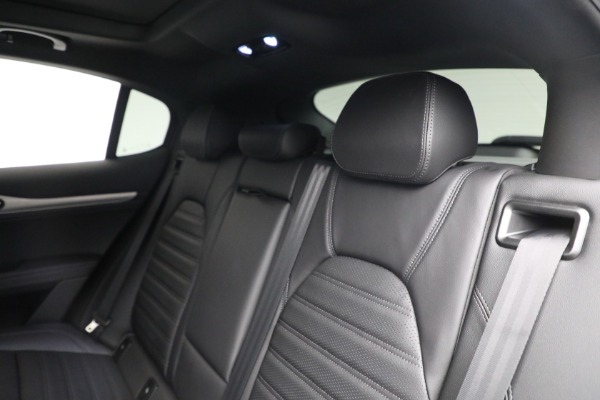 New 2022 Alfa Romeo Stelvio Veloce for sale $59,990 at Maserati of Greenwich in Greenwich CT 06830 18