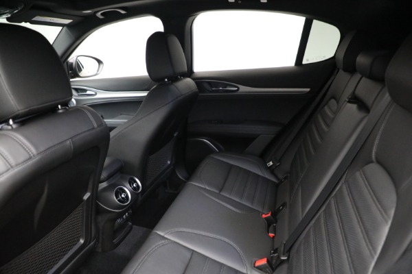 New 2022 Alfa Romeo Stelvio Veloce for sale $59,990 at Maserati of Greenwich in Greenwich CT 06830 19