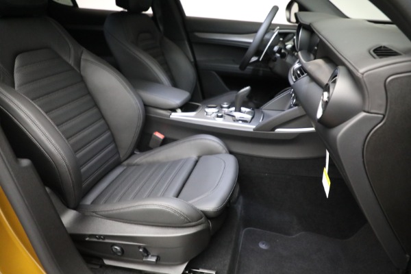 New 2022 Alfa Romeo Stelvio Veloce for sale $59,990 at Maserati of Greenwich in Greenwich CT 06830 23