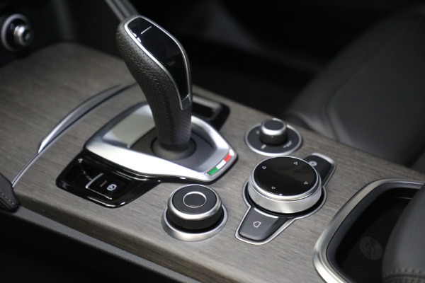 New 2022 Alfa Romeo Stelvio Ti for sale $54,005 at Maserati of Greenwich in Greenwich CT 06830 18