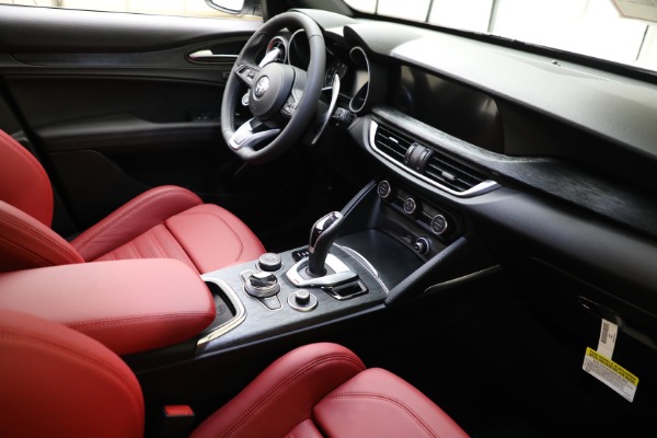 New 2022 Alfa Romeo Stelvio Sprint for sale $52,695 at Maserati of Greenwich in Greenwich CT 06830 17