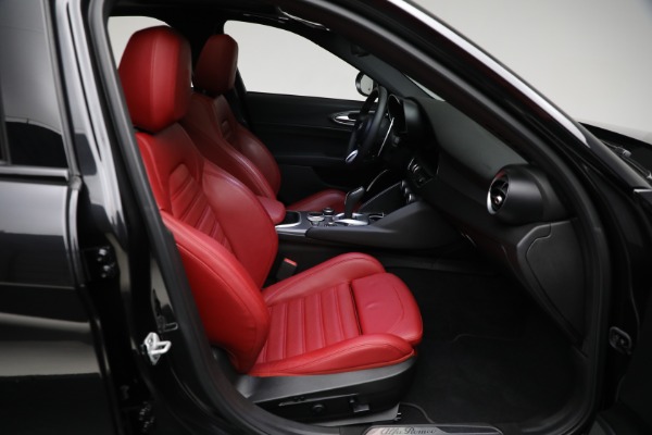 Used 2022 Alfa Romeo Giulia Veloce for sale Sold at Maserati of Greenwich in Greenwich CT 06830 11