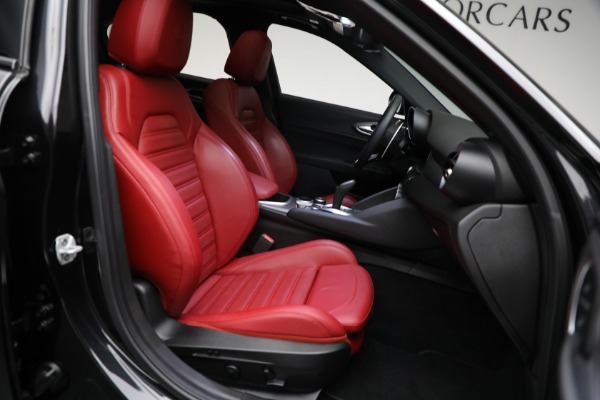 Used 2022 Alfa Romeo Giulia Veloce for sale Sold at Maserati of Greenwich in Greenwich CT 06830 12