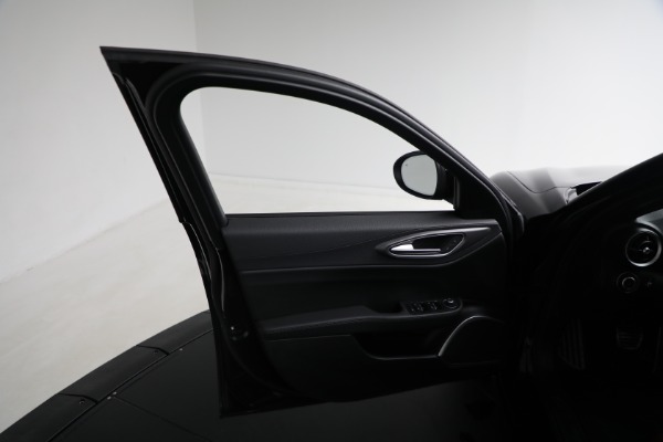 Used 2022 Alfa Romeo Giulia Veloce for sale Sold at Maserati of Greenwich in Greenwich CT 06830 19