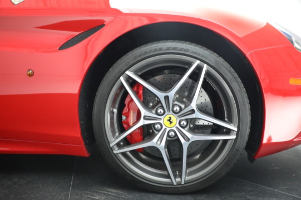 Used 2016 Ferrari California T for sale $179,900 at Maserati of Greenwich in Greenwich CT 06830 21