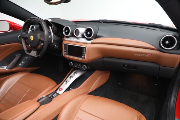 Used 2016 Ferrari California T for sale Sold at Maserati of Greenwich in Greenwich CT 06830 27