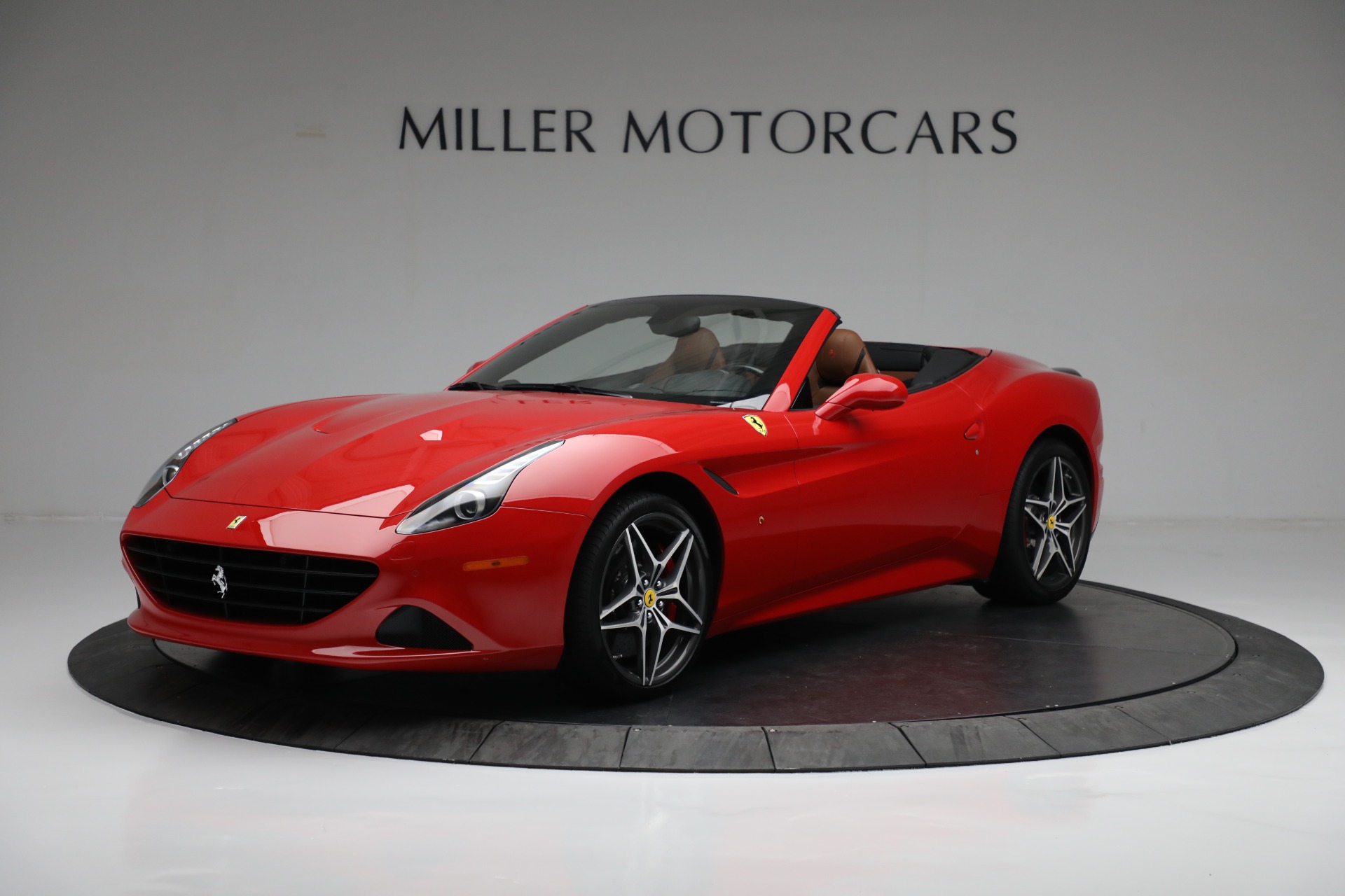 Used 2016 Ferrari California T for sale Sold at Maserati of Greenwich in Greenwich CT 06830 1