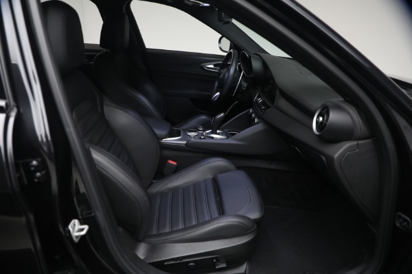 Used 2022 Alfa Romeo Giulia Veloce for sale $27,900 at Maserati of Greenwich in Greenwich CT 06830 14