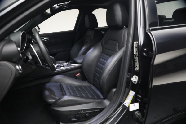 Used 2022 Alfa Romeo Giulia Veloce for sale $27,900 at Maserati of Greenwich in Greenwich CT 06830 15