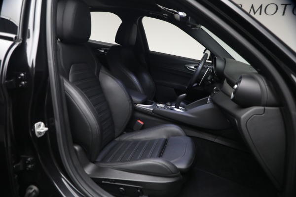 Used 2022 Alfa Romeo Giulia Veloce for sale $27,900 at Maserati of Greenwich in Greenwich CT 06830 16