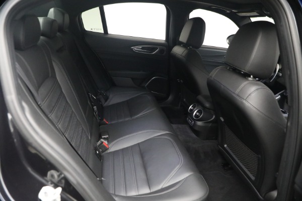 Used 2022 Alfa Romeo Giulia Veloce for sale $27,900 at Maserati of Greenwich in Greenwich CT 06830 17