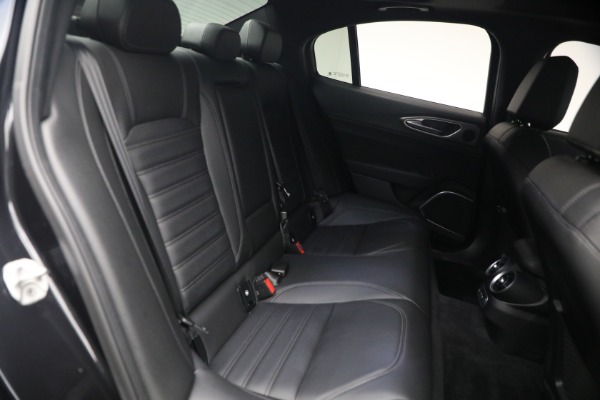 Used 2022 Alfa Romeo Giulia Veloce for sale $27,900 at Maserati of Greenwich in Greenwich CT 06830 19