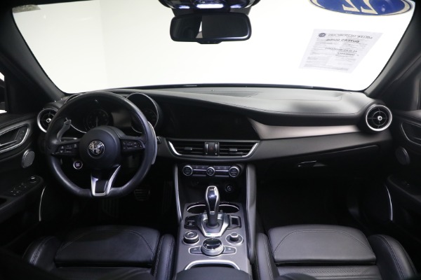 Used 2022 Alfa Romeo Giulia Veloce for sale $27,900 at Maserati of Greenwich in Greenwich CT 06830 21
