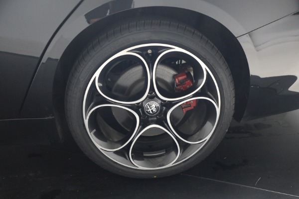 Used 2022 Alfa Romeo Giulia Veloce for sale $27,900 at Maserati of Greenwich in Greenwich CT 06830 23