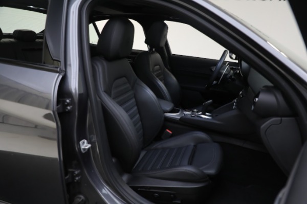 Used 2022 Alfa Romeo Giulia Veloce for sale Sold at Maserati of Greenwich in Greenwich CT 06830 22