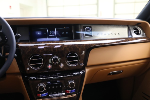 Used 2022 Rolls-Royce Phantom for sale Sold at Maserati of Greenwich in Greenwich CT 06830 25