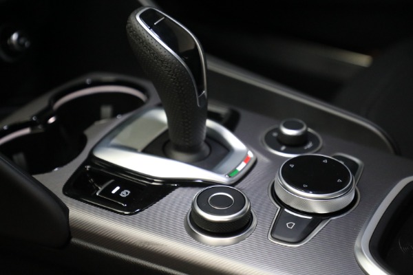 New 2022 Alfa Romeo Giulia Veloce for sale Sold at Maserati of Greenwich in Greenwich CT 06830 18