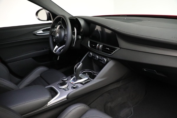 New 2022 Alfa Romeo Giulia Veloce for sale Sold at Maserati of Greenwich in Greenwich CT 06830 19