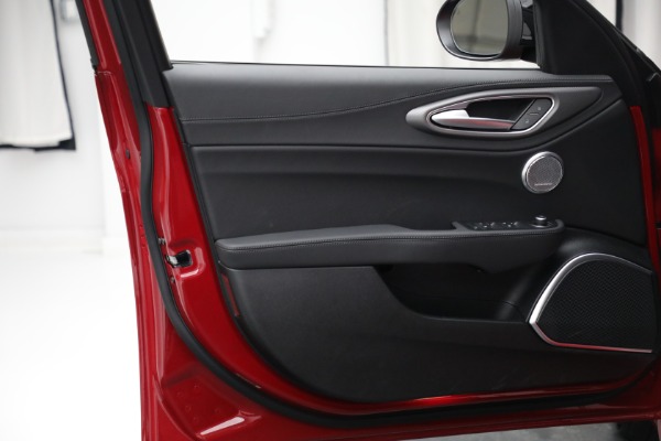 New 2022 Alfa Romeo Giulia Veloce for sale Sold at Maserati of Greenwich in Greenwich CT 06830 22