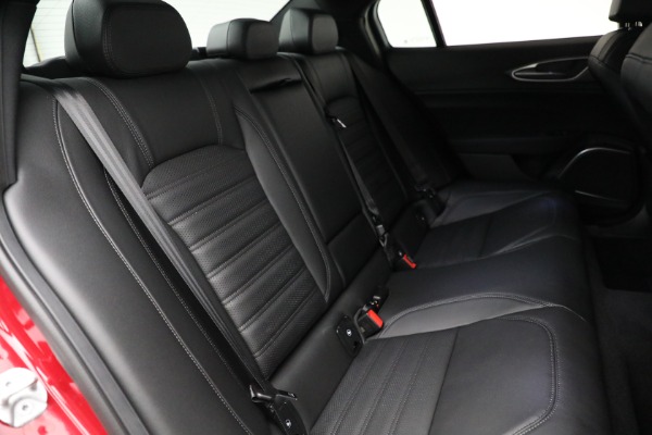 New 2022 Alfa Romeo Giulia Veloce for sale Sold at Maserati of Greenwich in Greenwich CT 06830 27